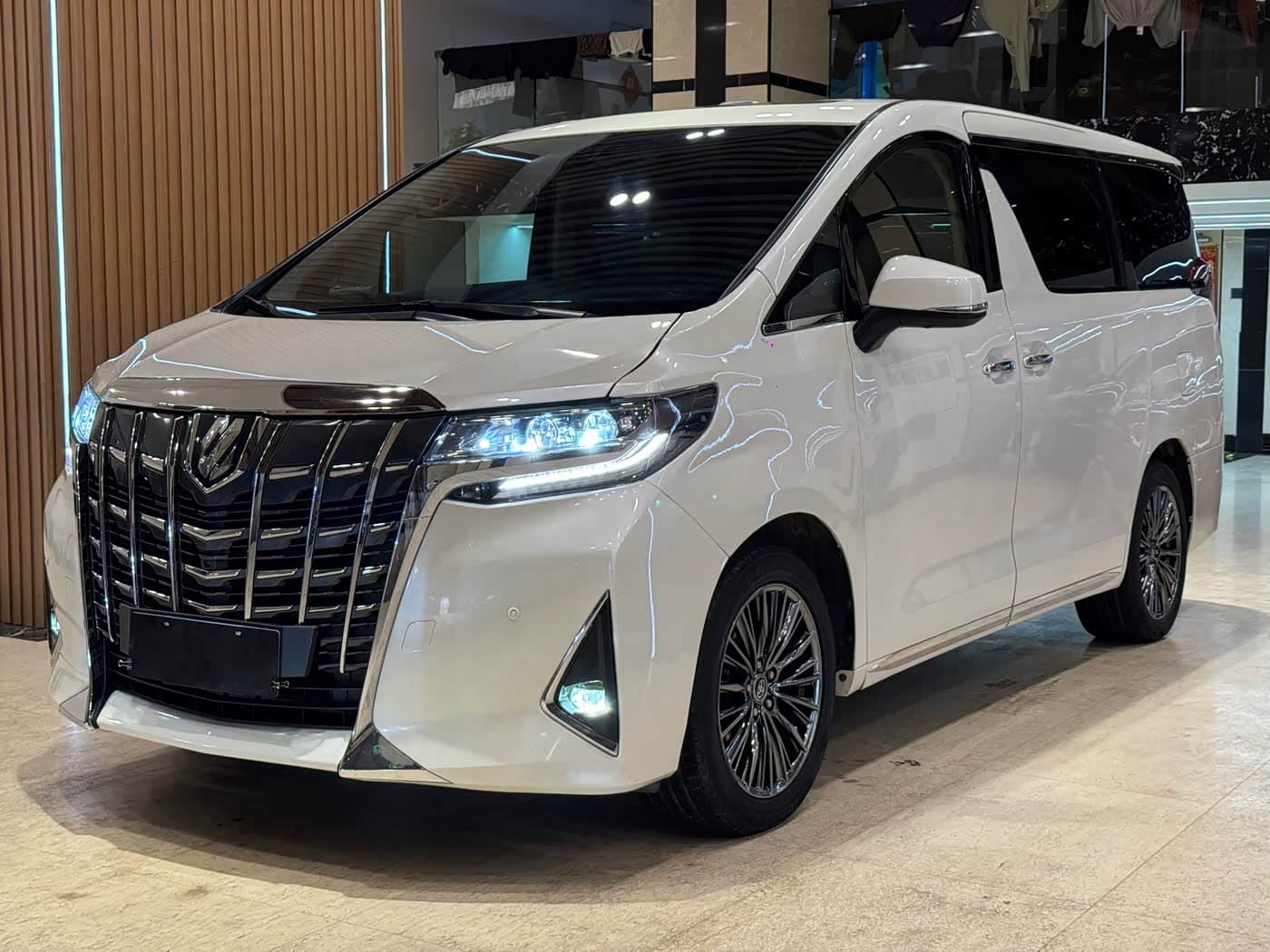 Toyota Alphard 2014 — Фото 1/20