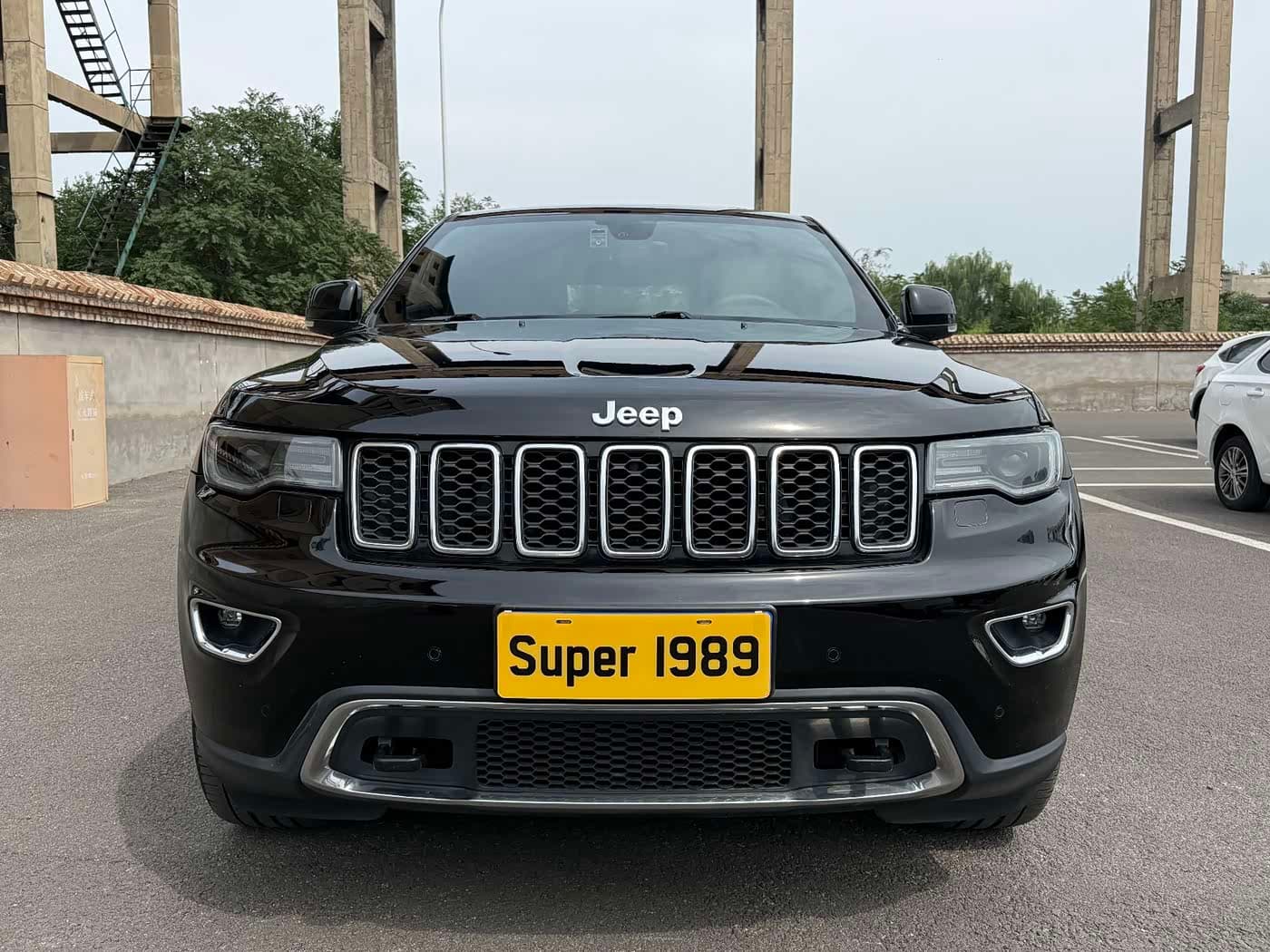 Jeep Grand Cherokee 2018 — Фото 2/20