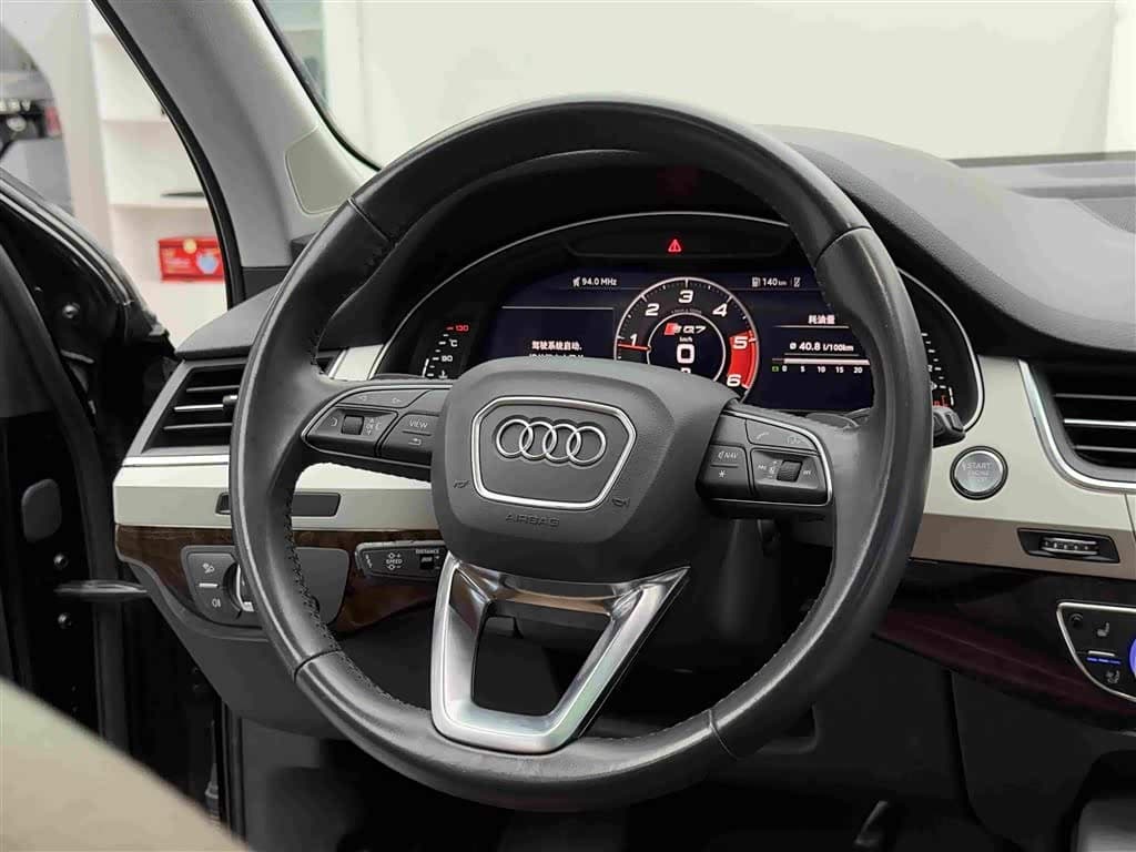 Audi Q7 2018 — Фото 11/20