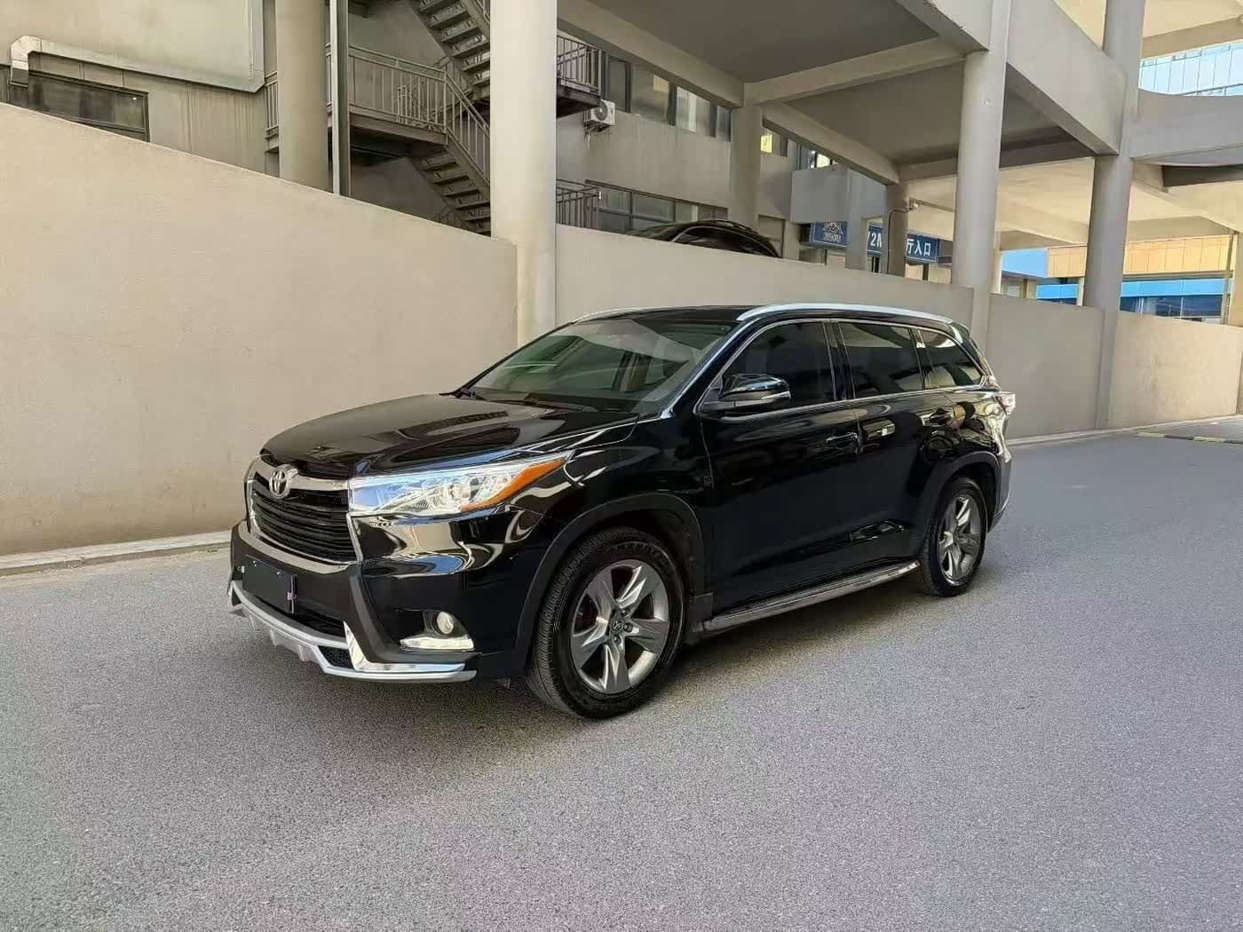 Toyota Highlander 2016 — Фото 3/15