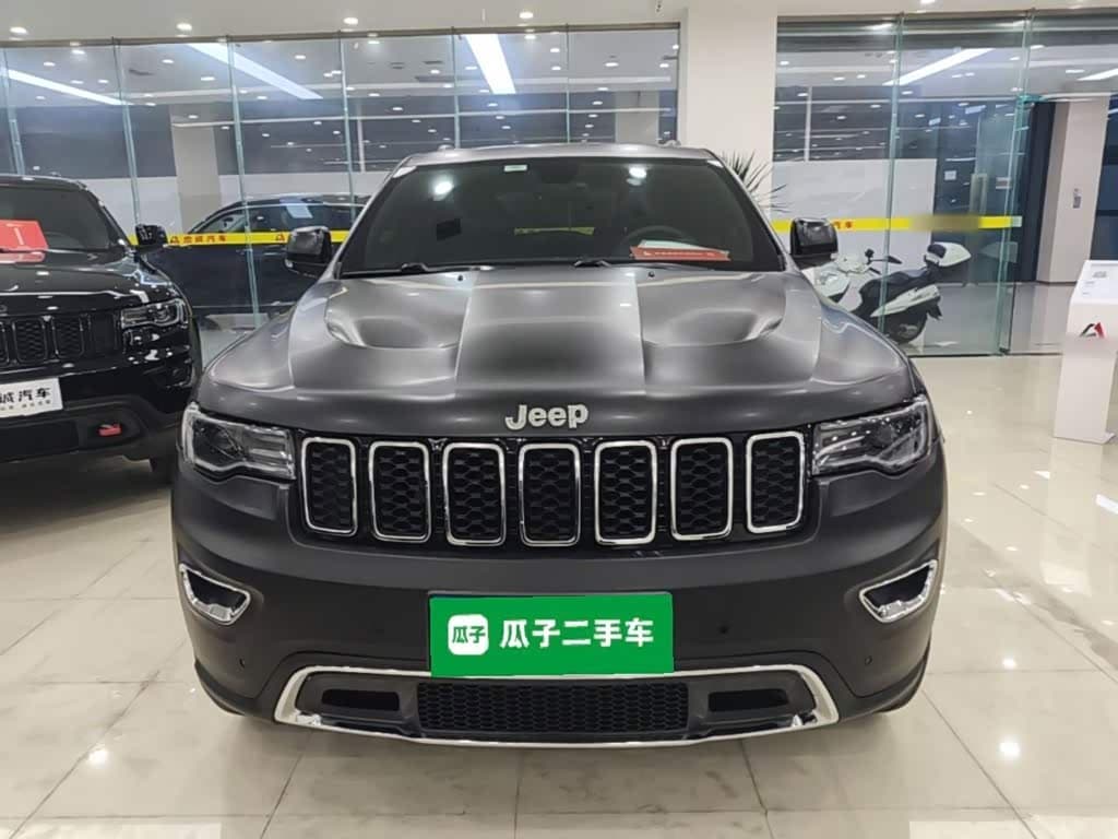 Jeep Grand Cherokee 2018 — Фото 3/20