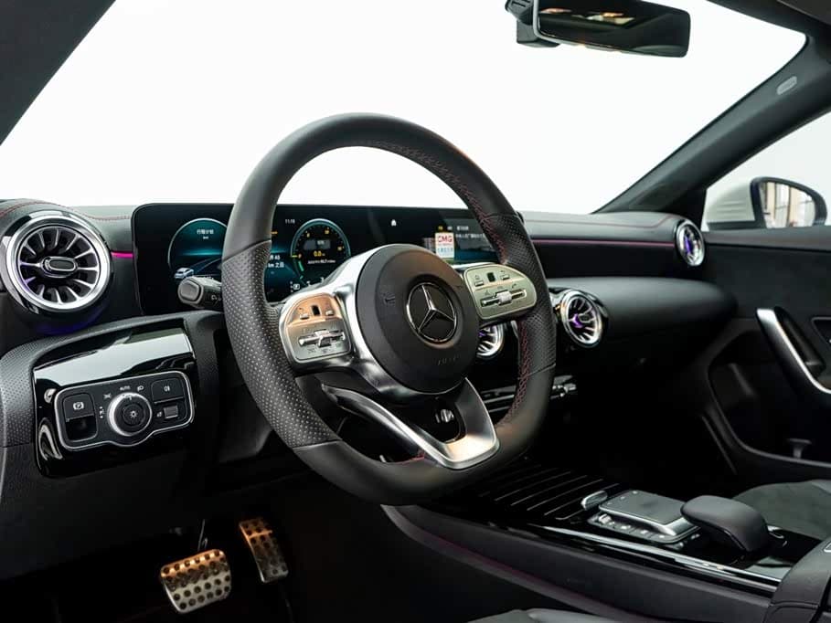 Mercedes-Benz CLA 2022 — Фото 17/20