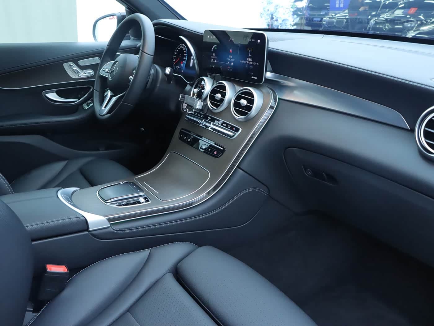 Mercedes-Benz GLC 2021 — Фото 9/20