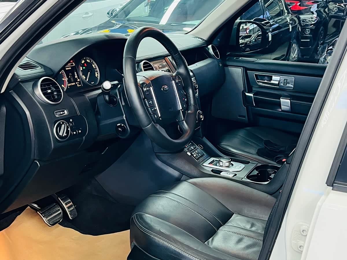 Land Rover Discovery 2016 — Фото 13/20