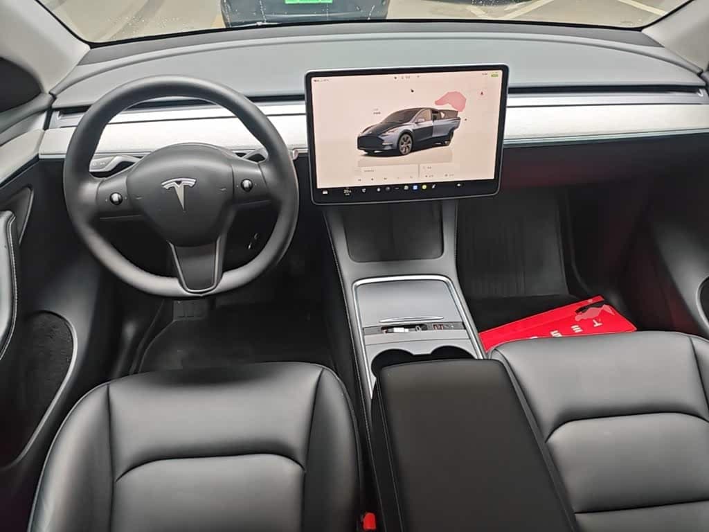 Tesla Model Y 2024 — Фото 10/20