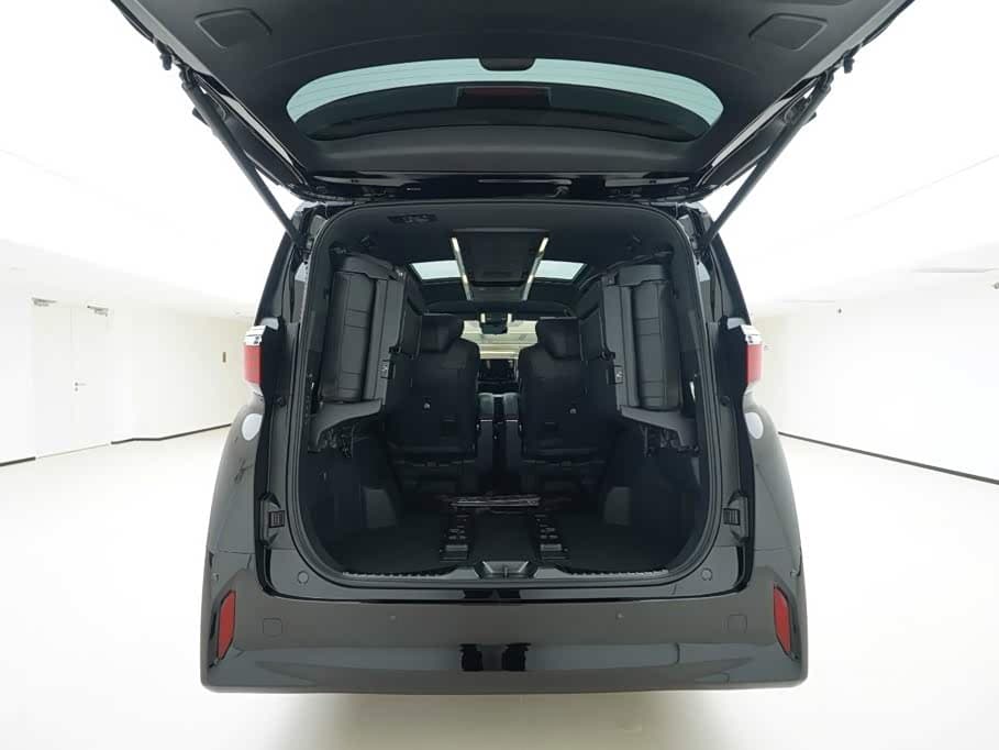 Toyota Alphard 2025 — Фото 6/20