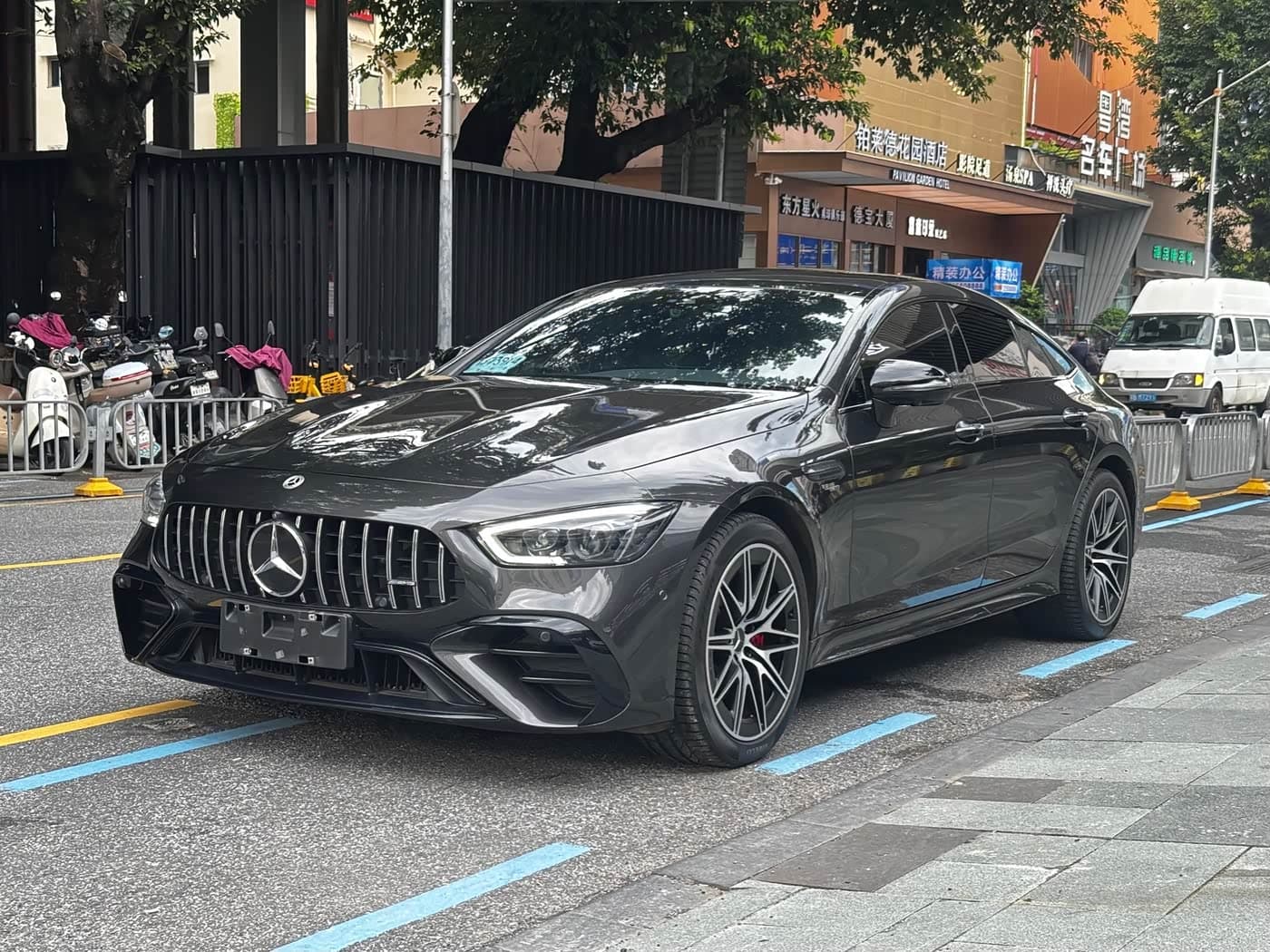 Mercedes-Benz AMG GT 2022 — Фото 1/15