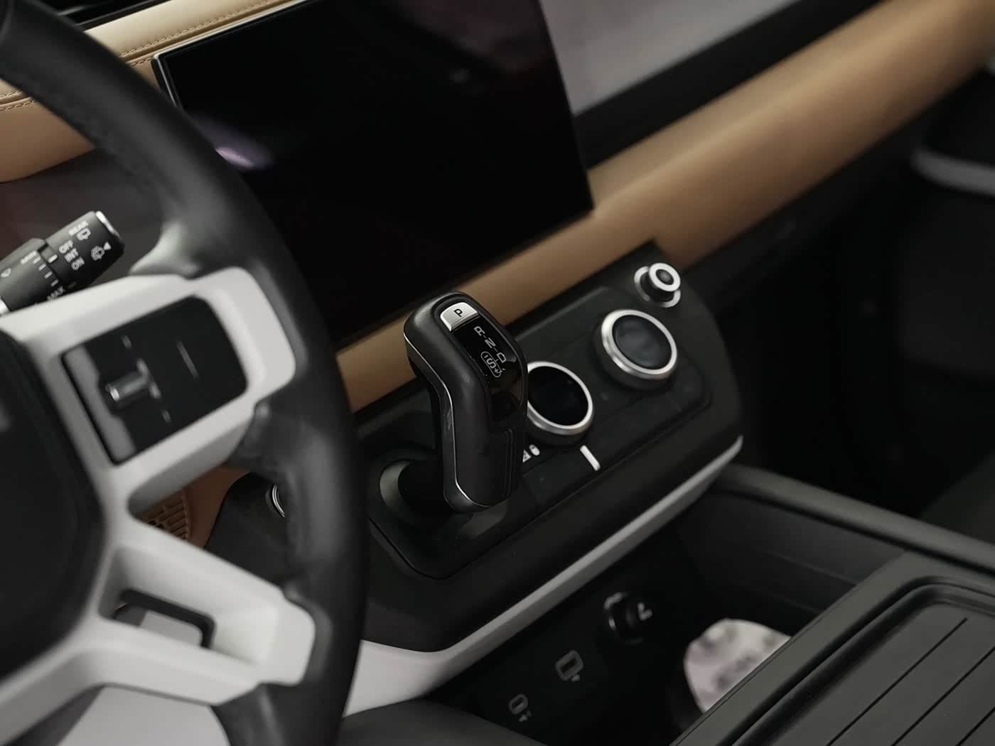 Land Rover Defender 2023 — Фото 12/13