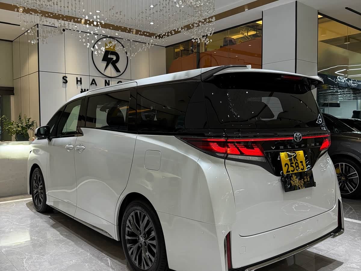 Toyota Vellfire 2025 — Фото 19/19