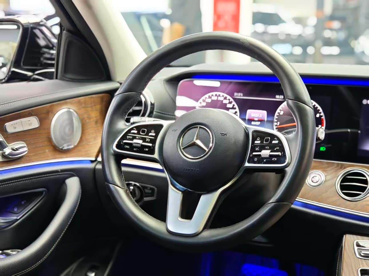 Mercedes-Benz E-Class 2020 — Фото 13/17