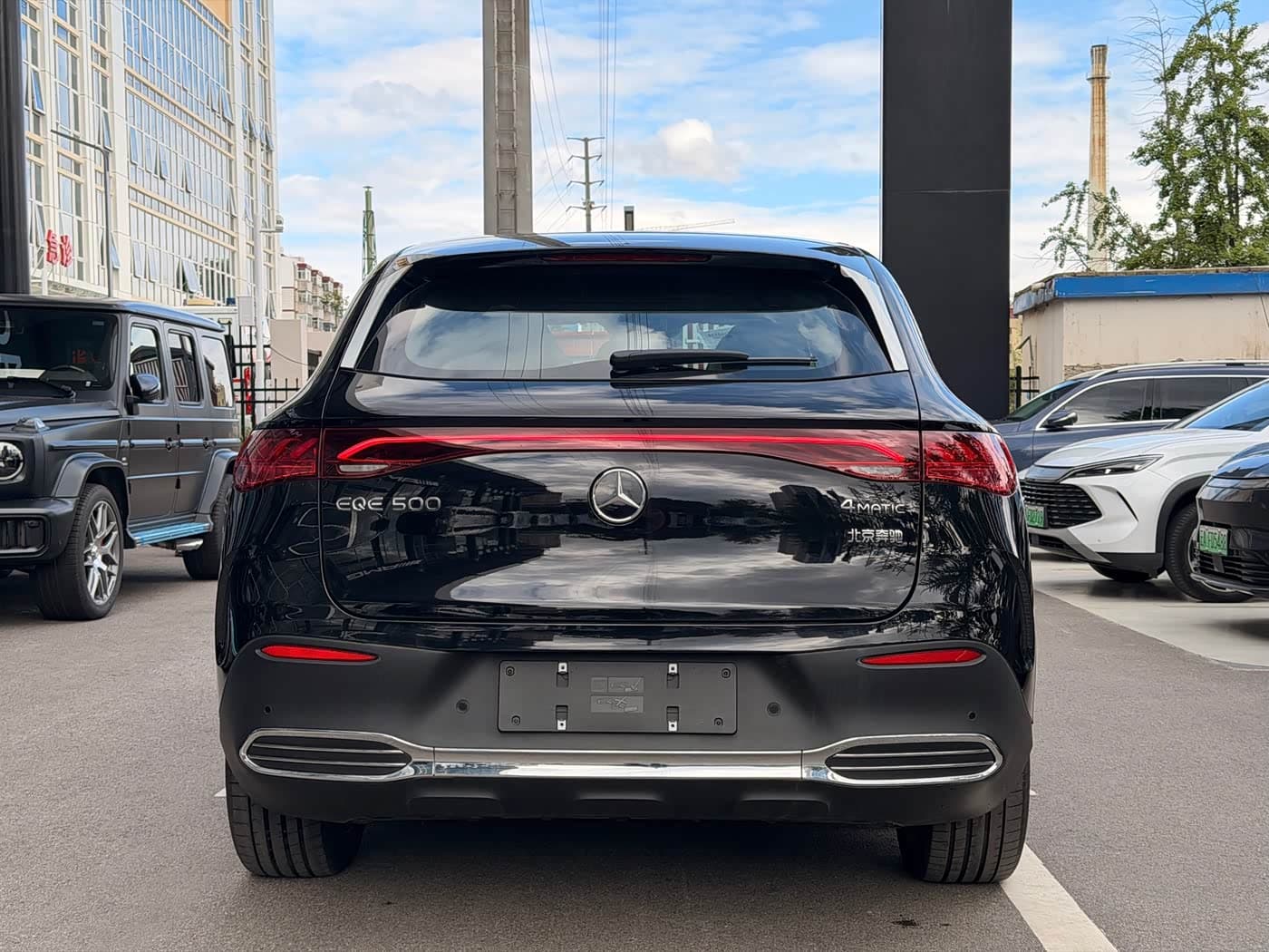 Mercedes-Benz EQE SUV 2025 — Фото 9/20