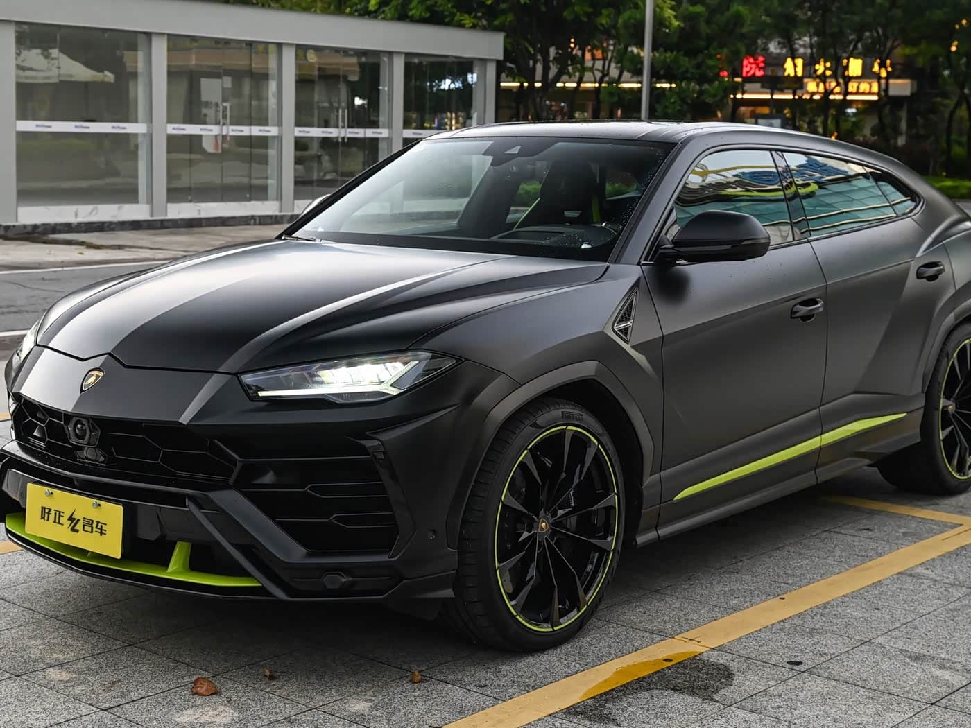 Lamborghini Urus 2022 — Фото 1/20