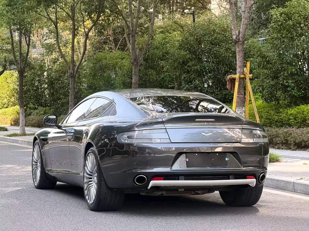 Aston Martin Rapide 2018 — Фото 5/12