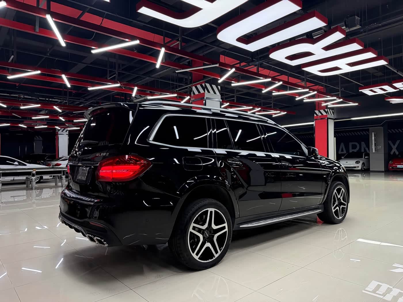 Mercedes-Benz GLS 2017 — Фото 4/20