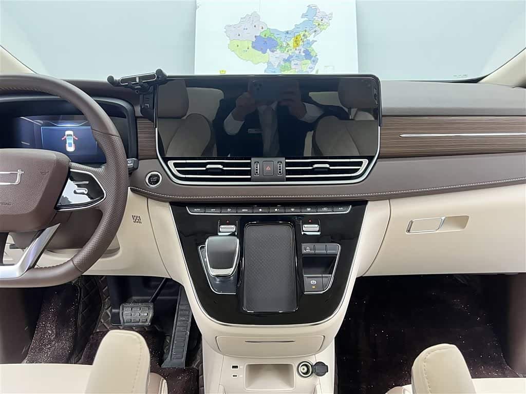 Besturn M9 2024 — Фото 9/20