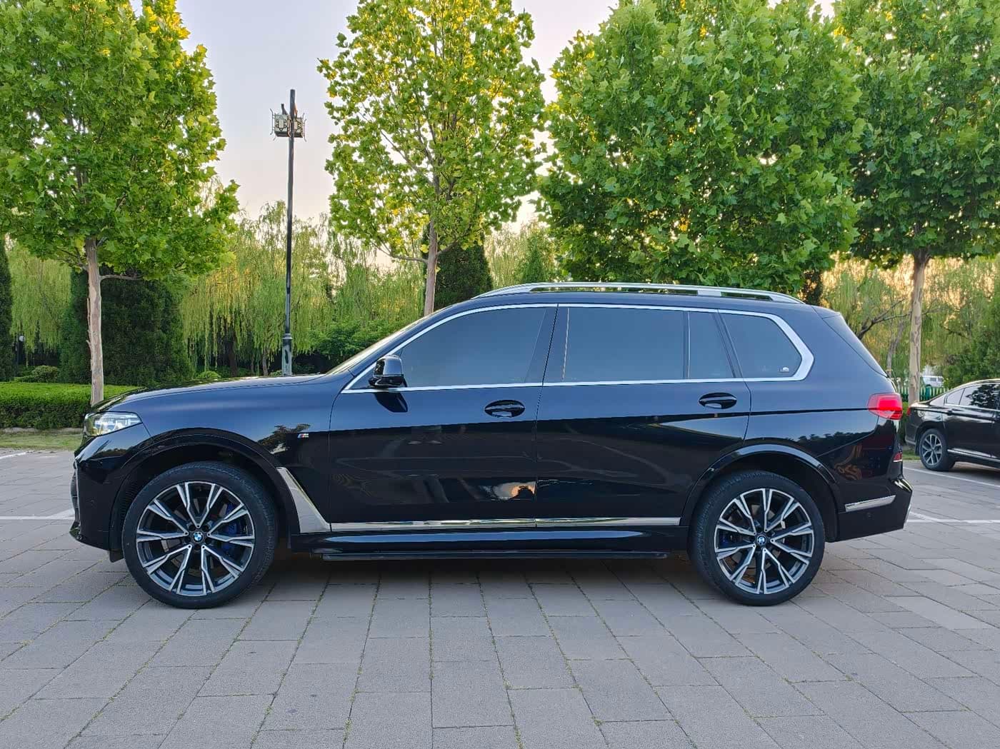 BMW X7 2019 — Фото 3/20