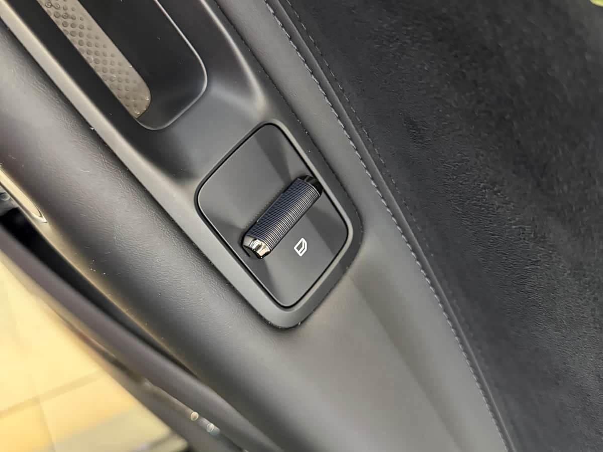 Lynk & Co 10 EM-P 2025 — Фото 16/20