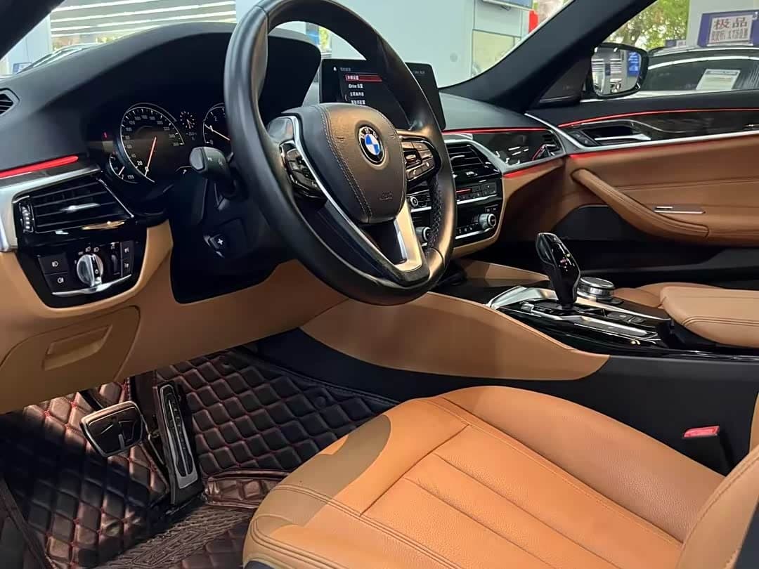 BMW 5 Series 2018 — Фото 4/8