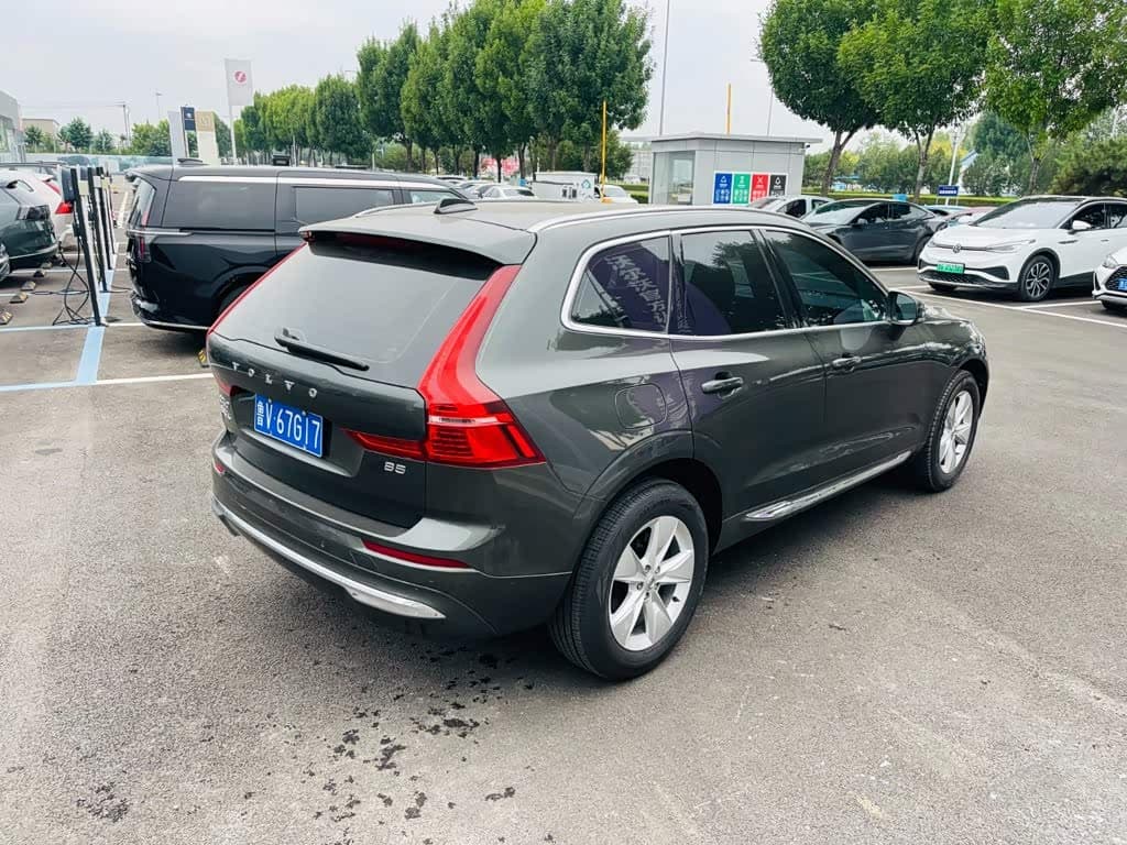 Volvo XC60 2021 — Фото 6/20