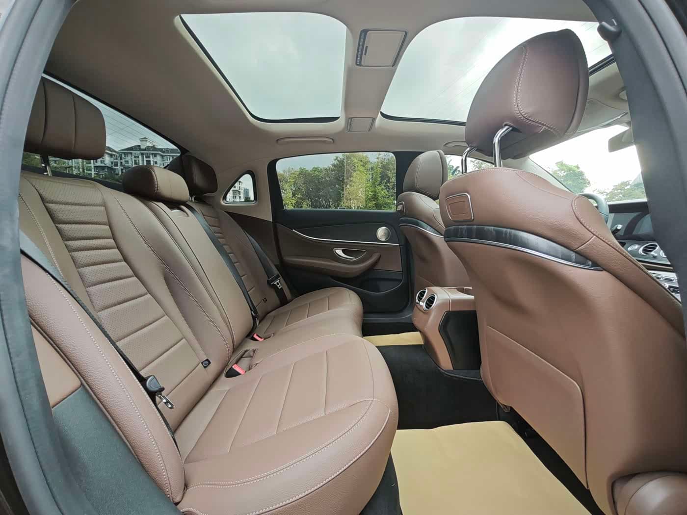 Mercedes-Benz E-Class 2020 — Фото 13/17