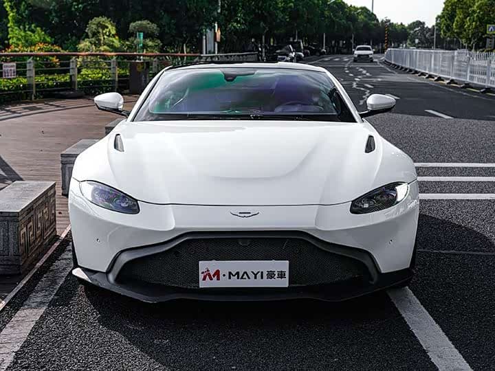 Aston Martin V8 Vantage 2021 — Фото 8/14