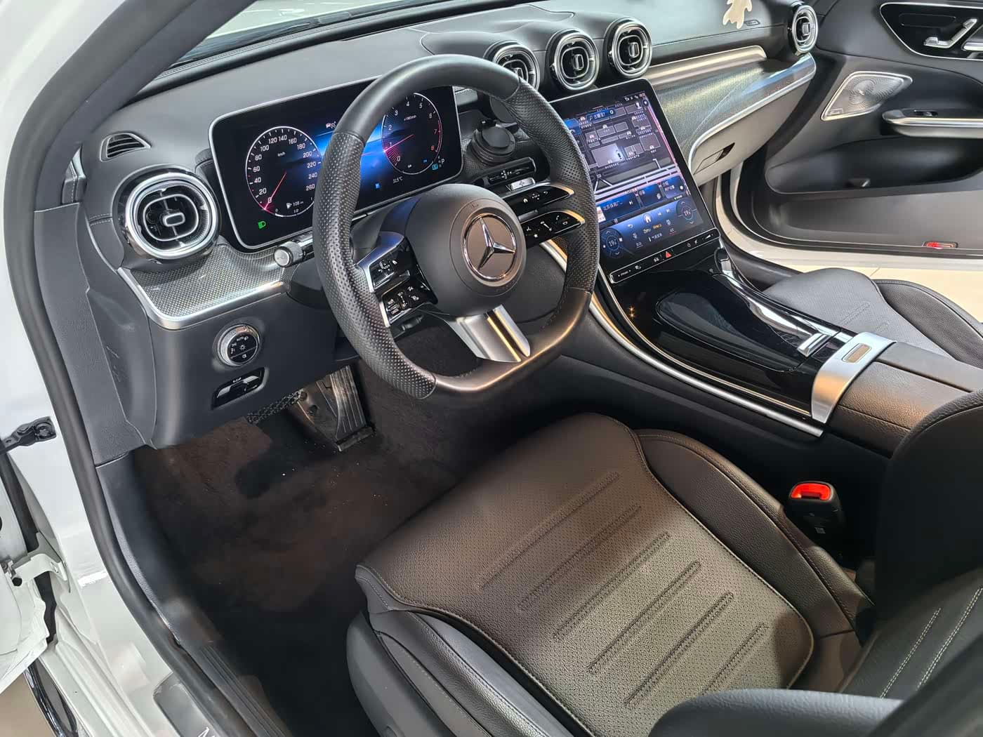 Mercedes-Benz C-Class 2024 — Фото 14/20