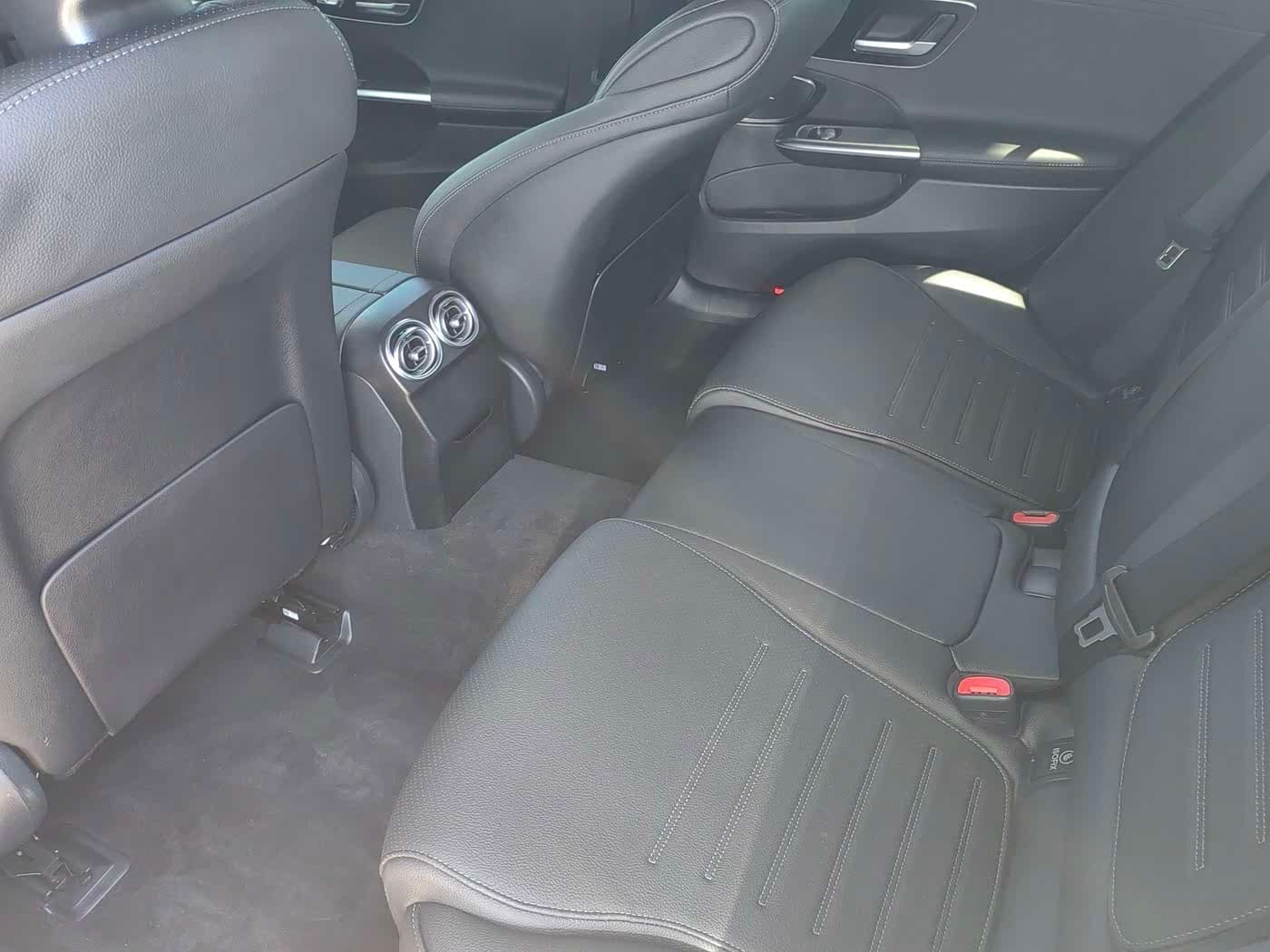 Mercedes-Benz C-Class 2023 — Фото 9/14