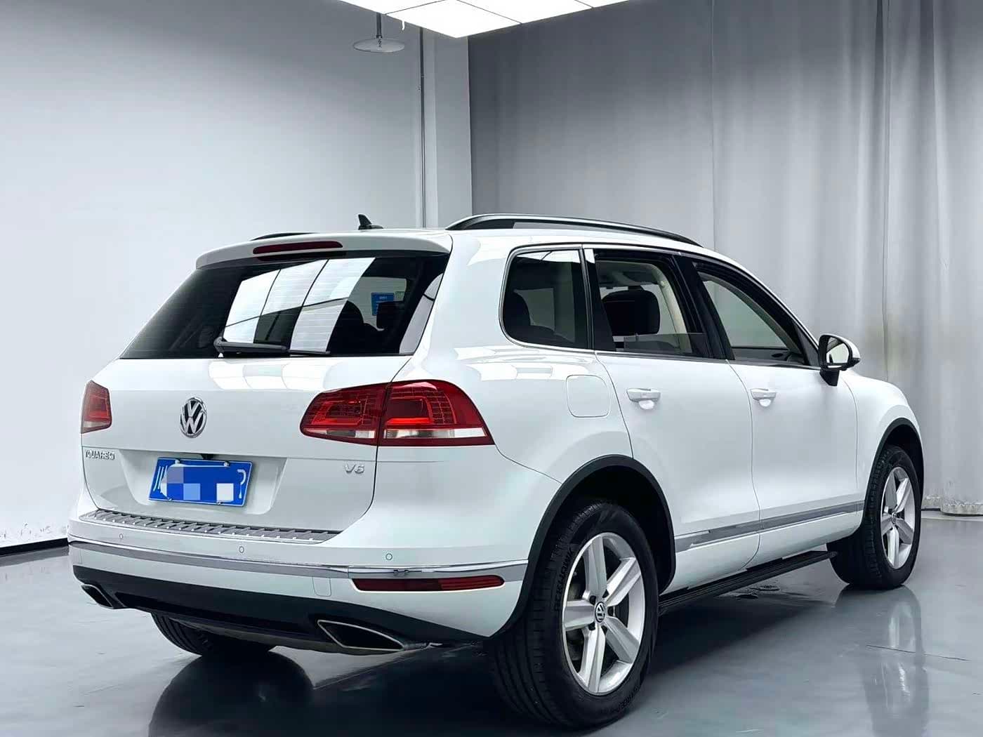 Volkswagen Touareg 2017 — Фото 2/9