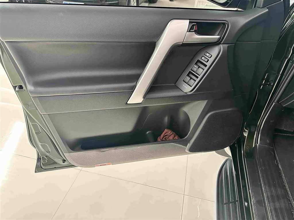Toyota Prado 2019 — Фото 6/18
