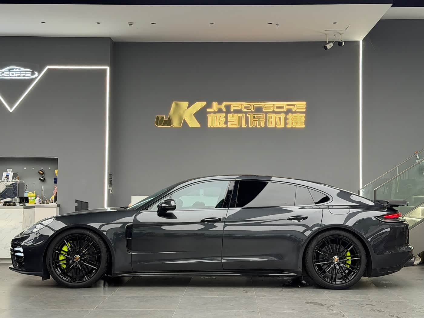 Porsche Panamera New Energy 2022 — Фото 3/17