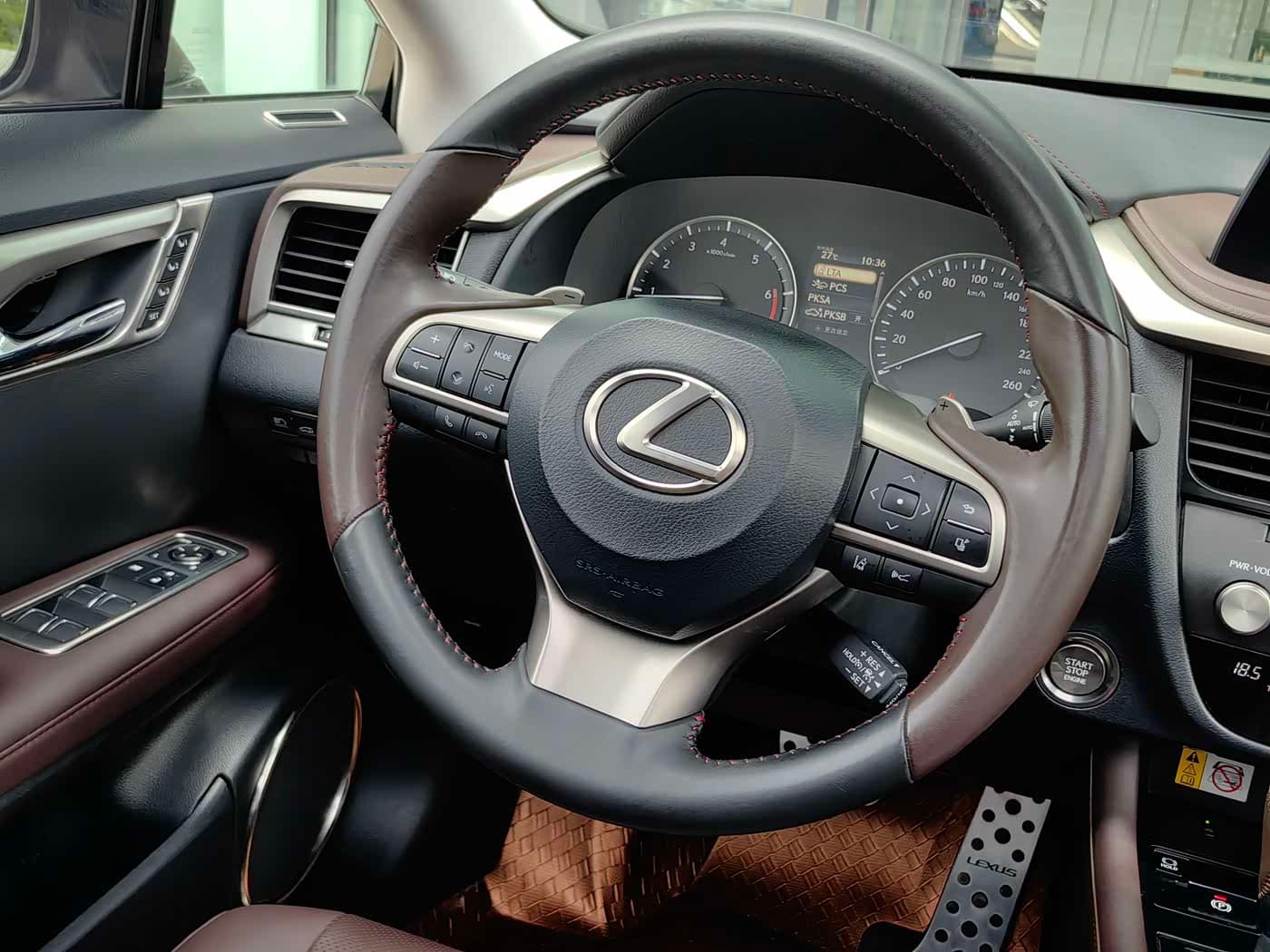 Lexus RX 2022 — Фото 13/20