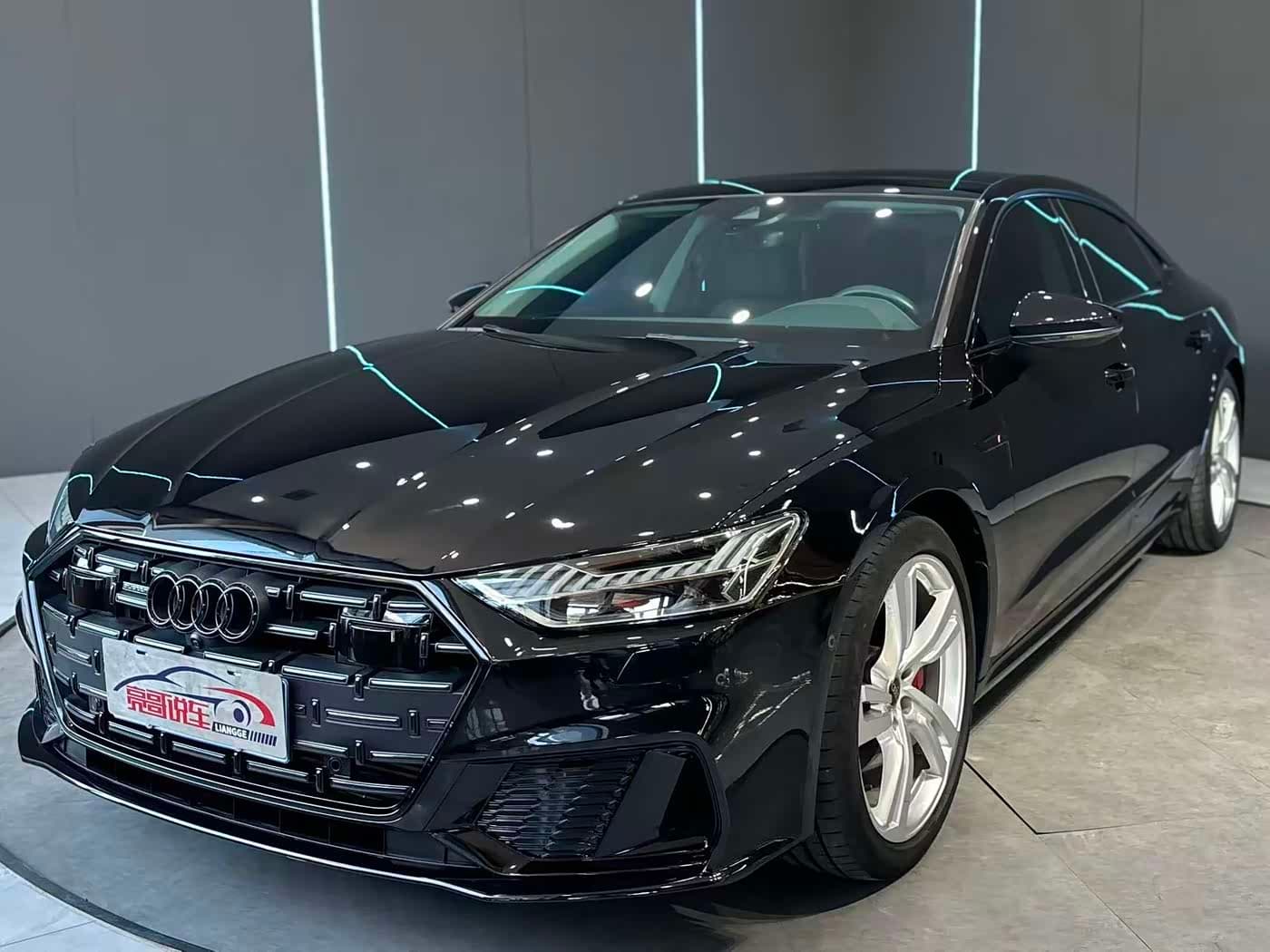 Audi A7L 2023 — Фото 1/12
