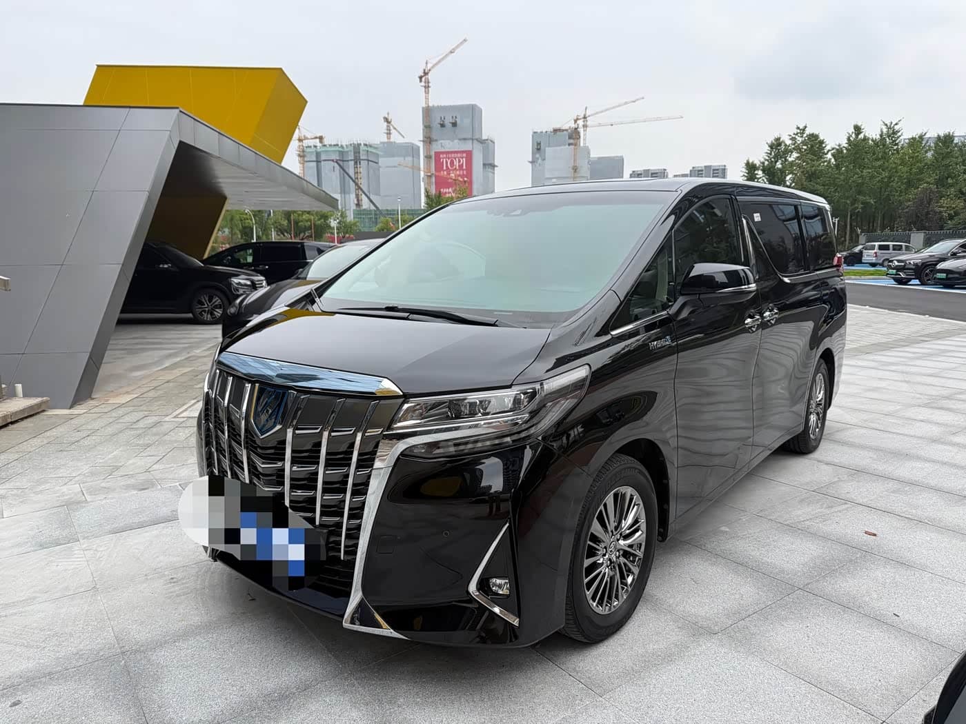 Toyota Alphard 2022 — Фото 2/5