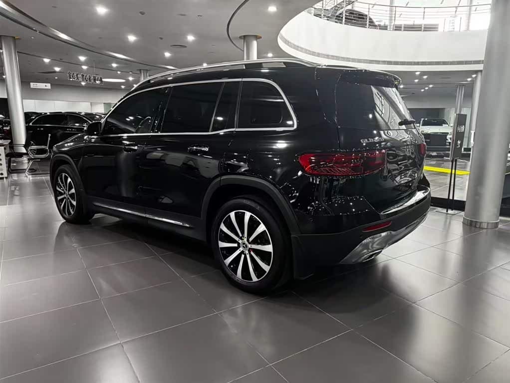 Mercedes-Benz GLB 2024 — Фото 16/20