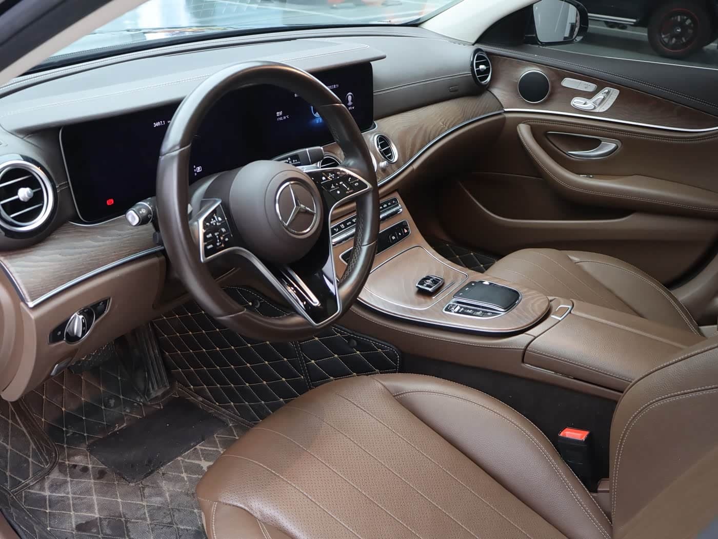 Mercedes-Benz E-Class 2023 — Фото 9/20
