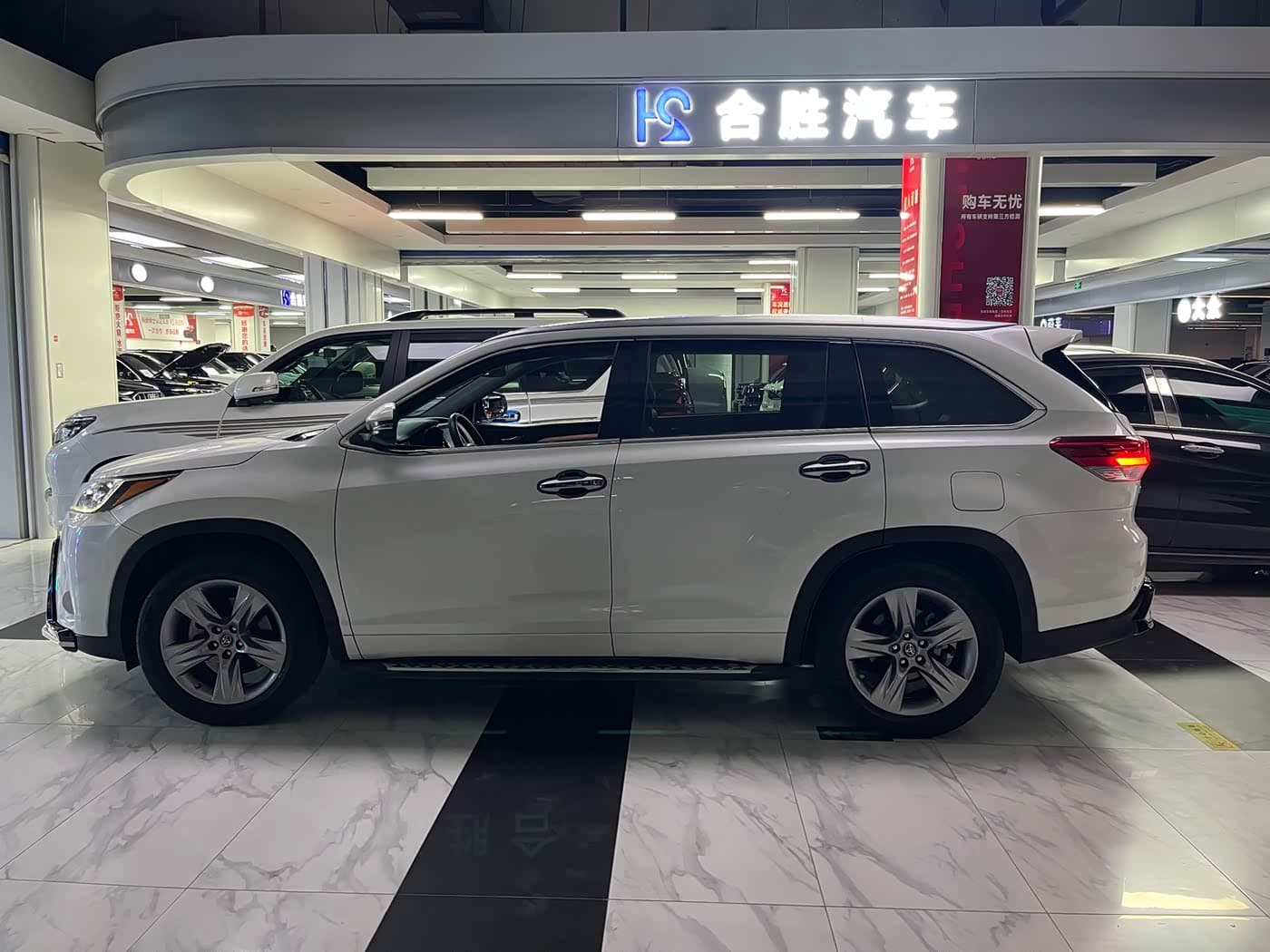 Toyota Highlander 2020 — Фото 5/20