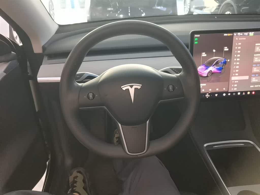 Tesla Model Y 2024 — Фото 11/20