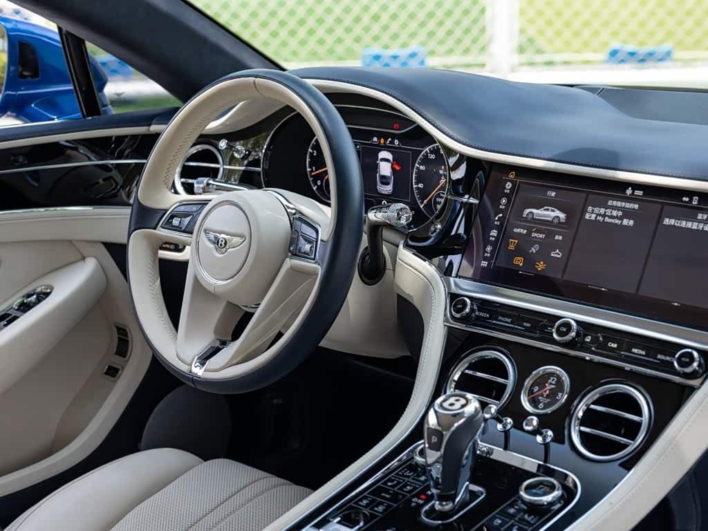 Bentley Continental 2020 — Фото 10/19