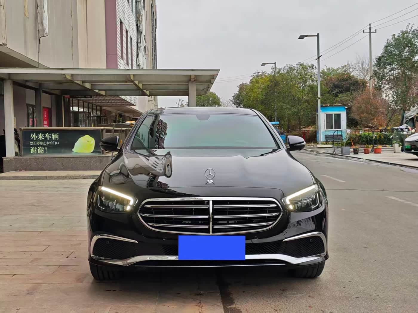 Mercedes-Benz E-Class 2021 — Фото 1/9