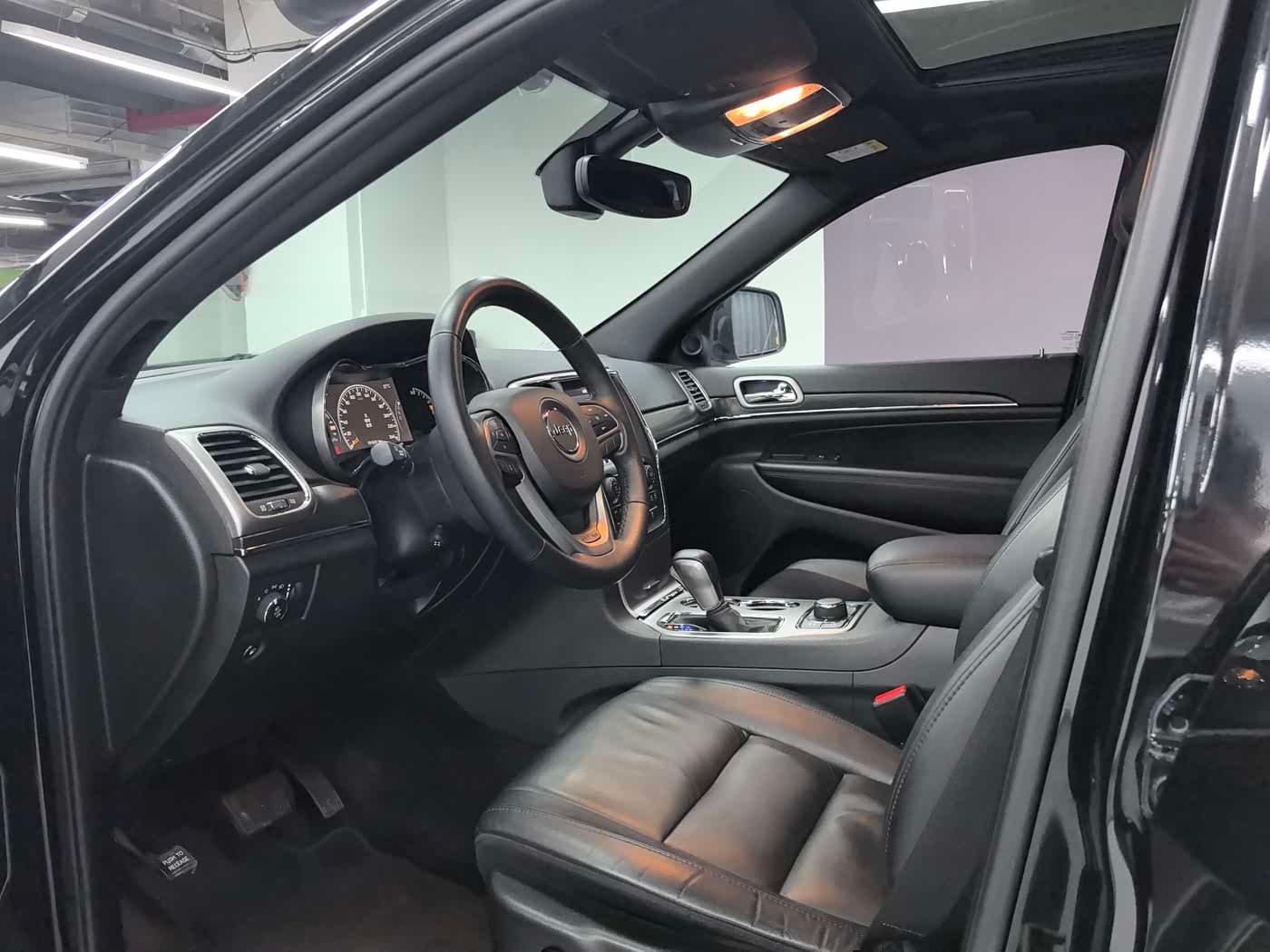 Jeep Grand Cherokee 2019 — Фото 4/15