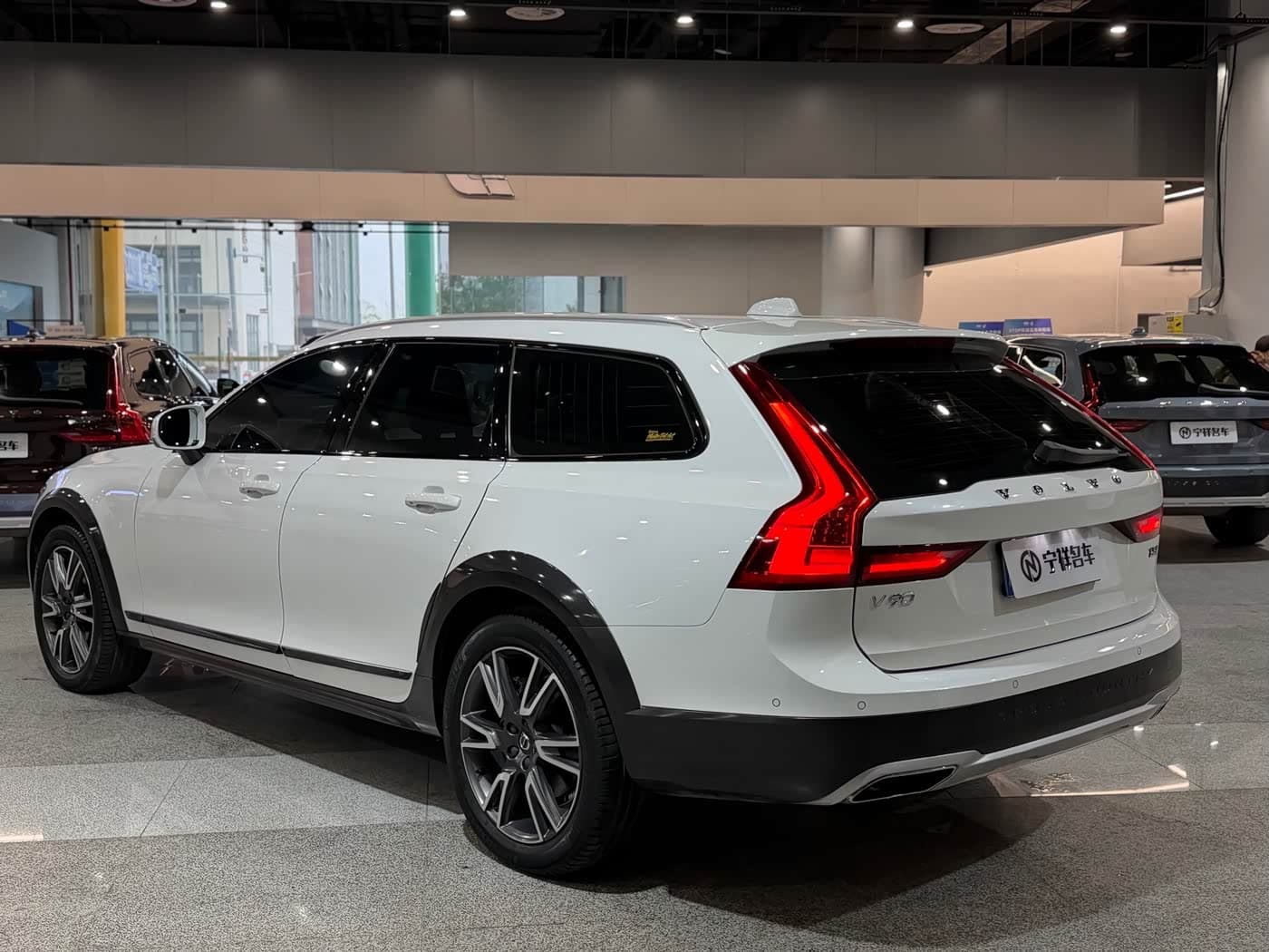 Volvo V90 2018 — Фото 6/20