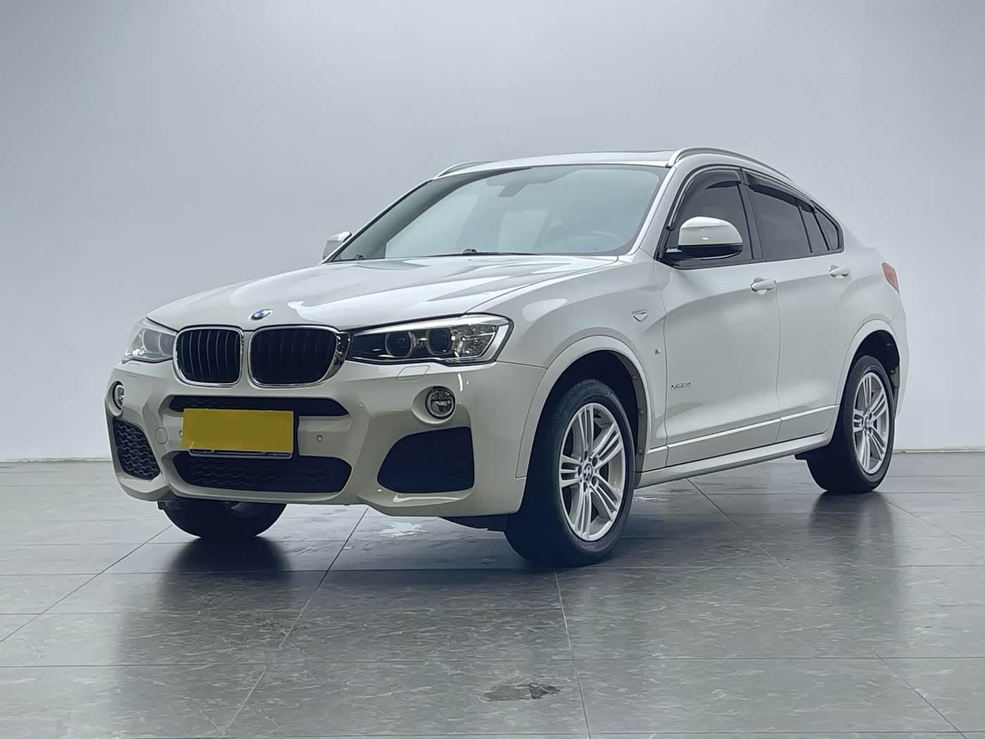 BMW X4 2018 — Фото 1/20