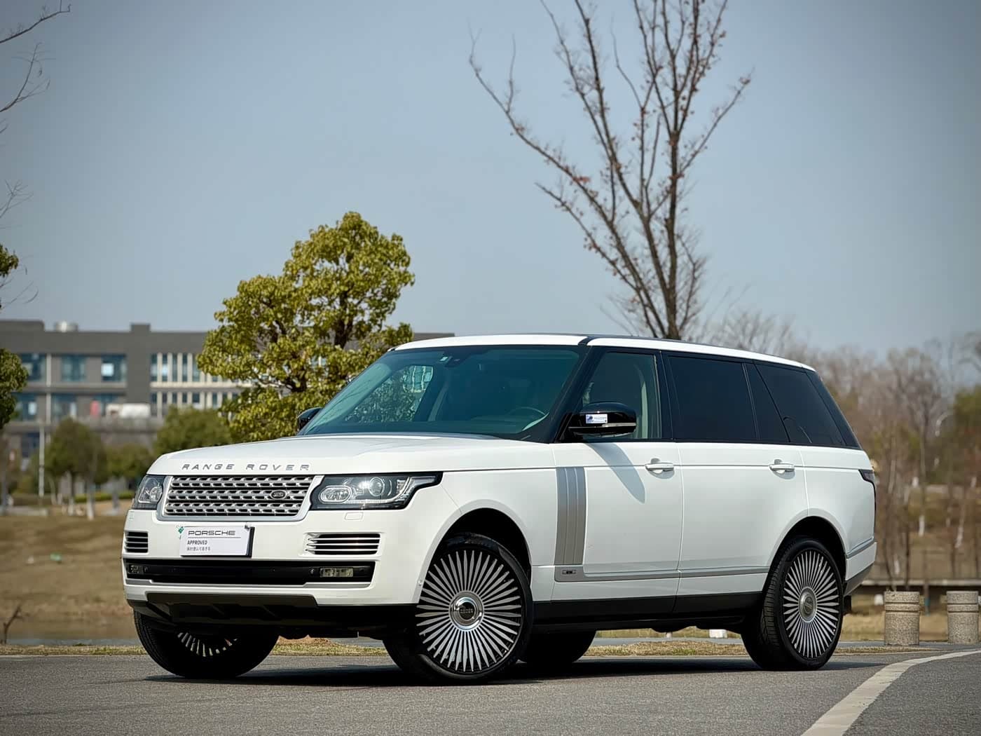 Land Rover Range Rover 2015 — Фото 1/19