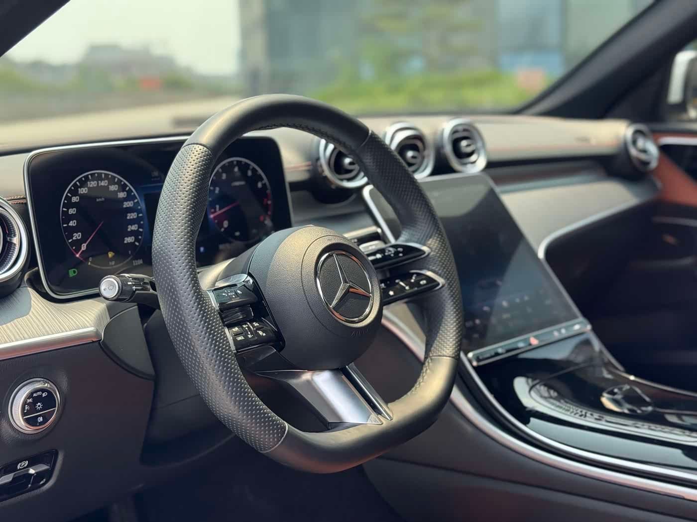 Mercedes-Benz C-Class 2023 — Фото 11/16