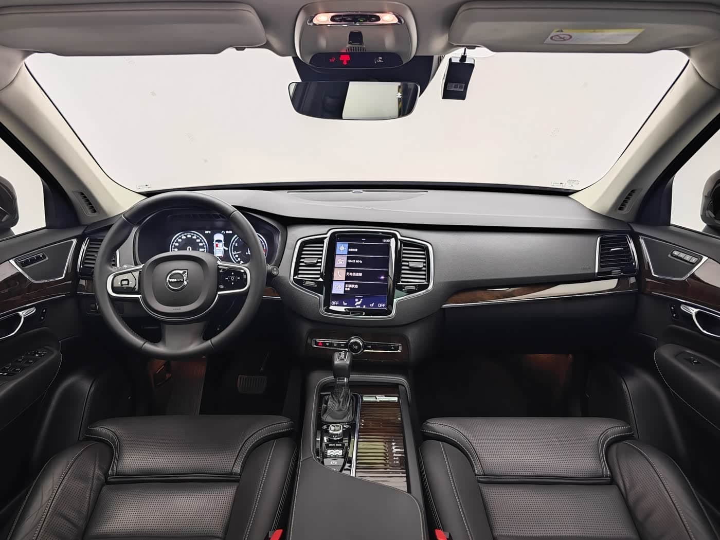 Volvo XC90 2016 — Фото 12/19