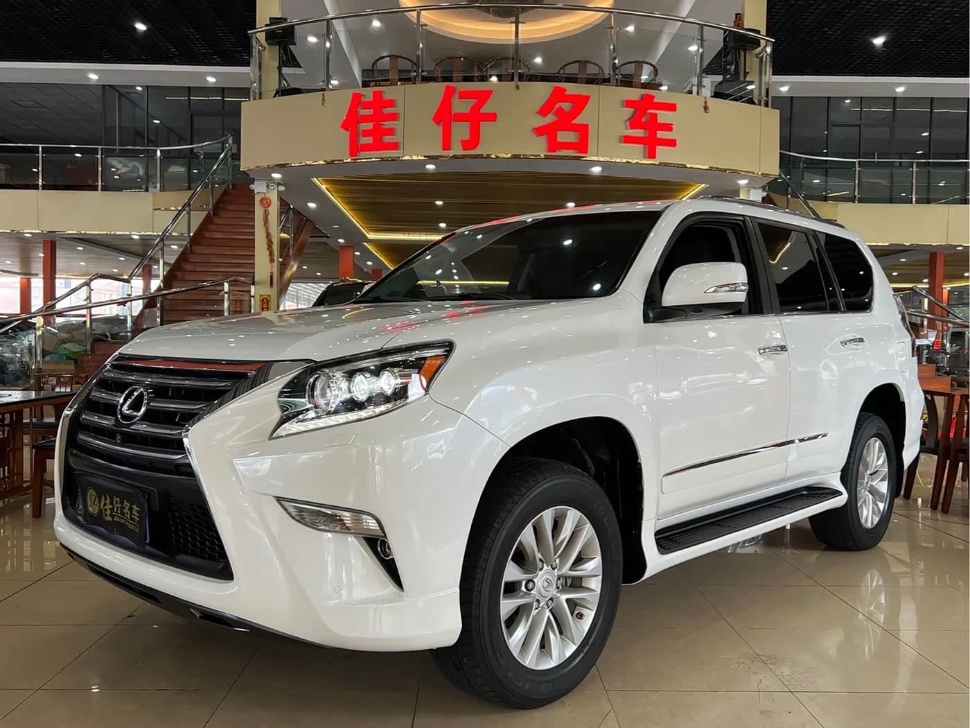 Lexus GX 2015 — Фото 1/16