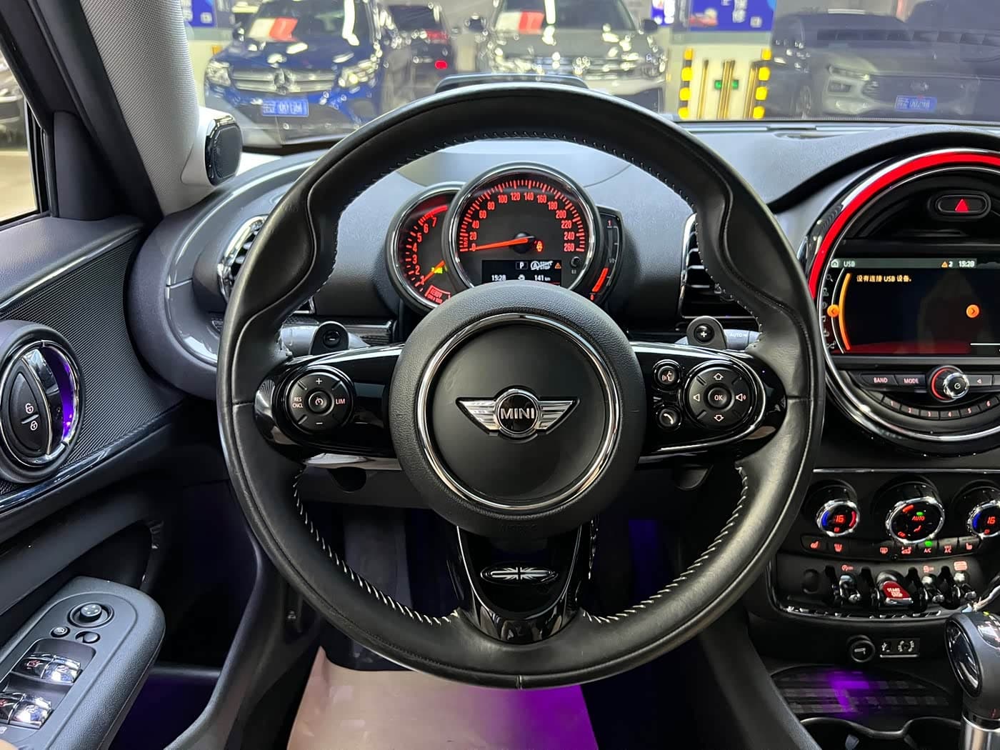 MINI CLUBMAN 2018 — Фото 5/20