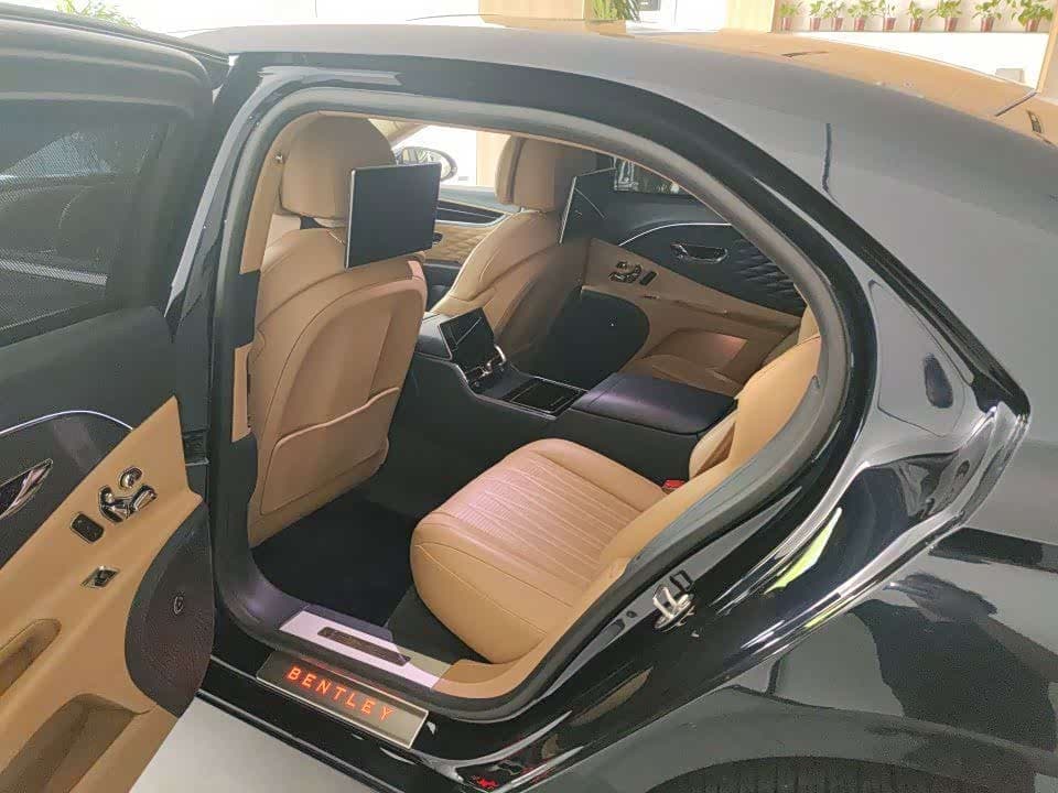 Bentley Flying Spur 2022 — Фото 6/12