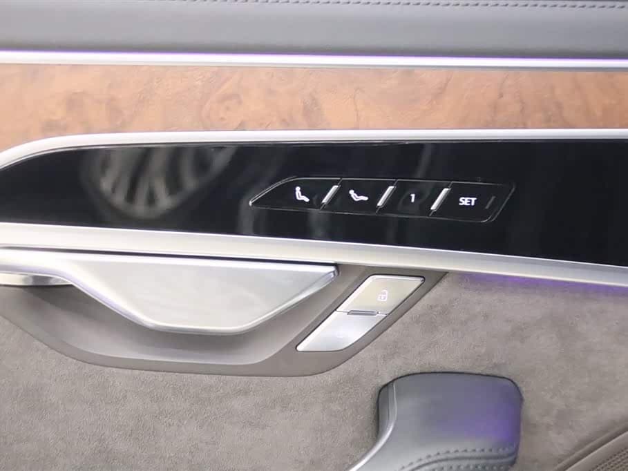 Audi A8 2020 — Фото 19/20