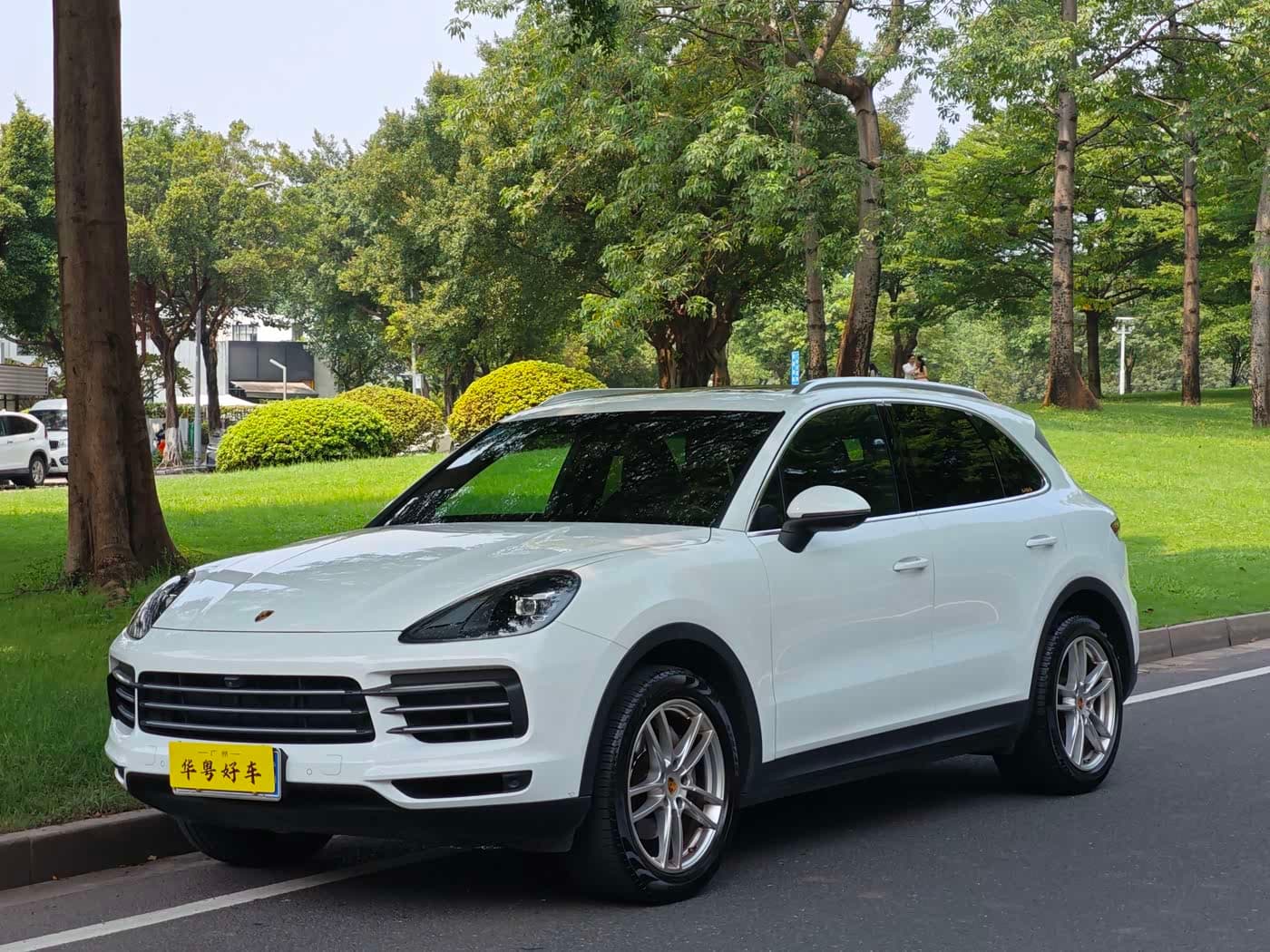 Porsche Cayenne 2019 — Фото 1/20